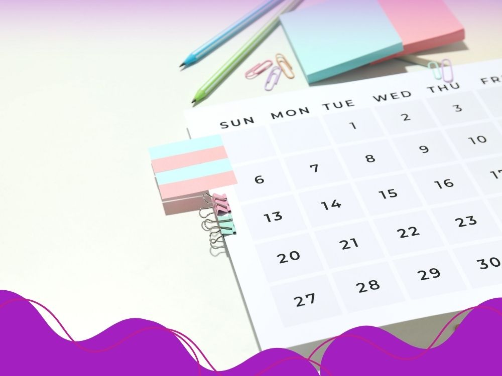 Calendário, post-its e canetas para ilustrar a importância do cronograma para implementação da intervenção pedagógica em sala de aula.